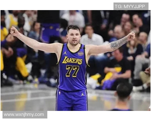 东契奇狂砍45分仍难阻湖人客场逆袭独行侠 东契奇狂砍45分仍难阻湖人客场逆袭独行侠