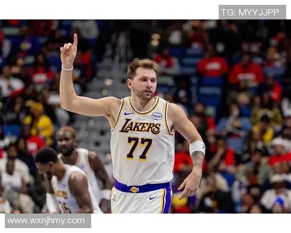 滥竽充数!布朗尼首发成笑话!东契奇完胜字母哥,艾顿打爆雄鹿! 滥竽充数!布朗尼首发成笑话!东契奇完胜字母哥,艾顿打爆雄鹿!