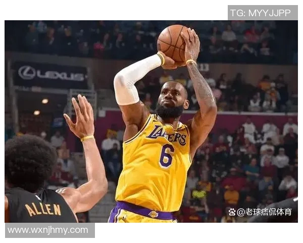 詹姆斯突破&裁判吹李凯尔防守犯规 爵士挑战成功拿到球权 詹姆斯突破&裁判吹李凯尔防守犯规 爵士挑战成功拿到球权