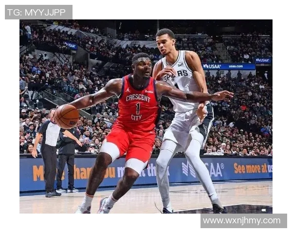 在场上就是对手！文班亚马拒绝让加福德拉起自己 一定要等队友！